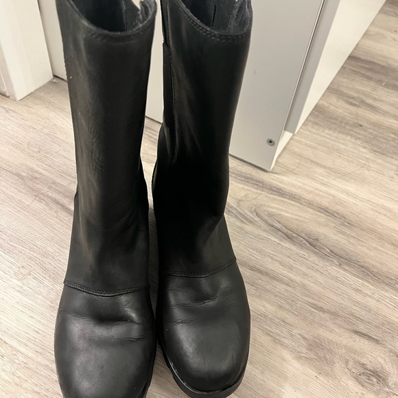 Sorel waterproof mid boots - Picture 2 of 9